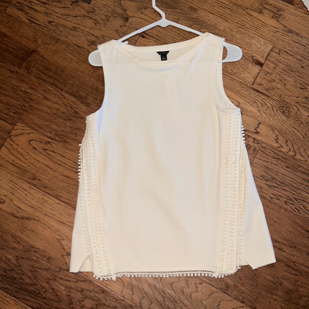 ANN TAYLOR.  Cream top.  XS.